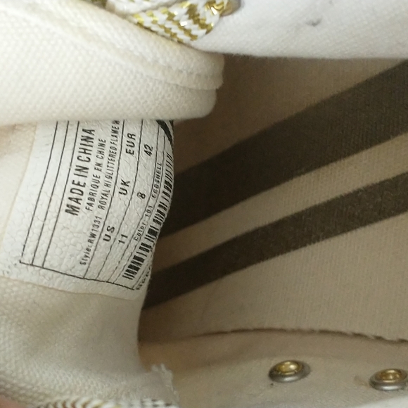 Shoes - Picture 5 of 10